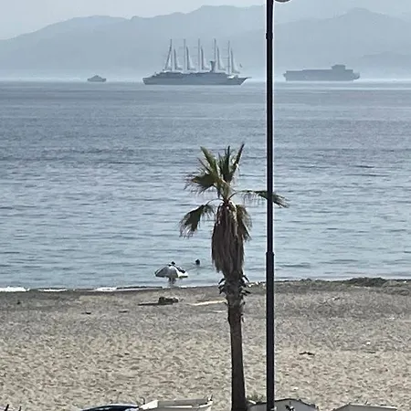 Apartman A Piedi Nudi Sullo Stretto 1