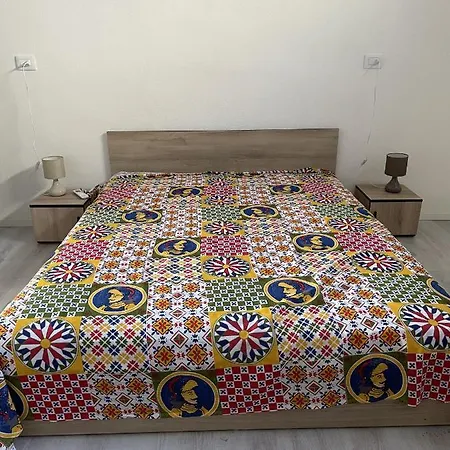 Apartamento A Piedi Nudi Sullo Stretto 1