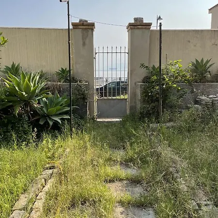 A Piedi Nudi Sullo Stretto 1 * Reggio Calabria
