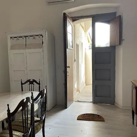 A Piedi Nudi Sullo Stretto 1 Apartman