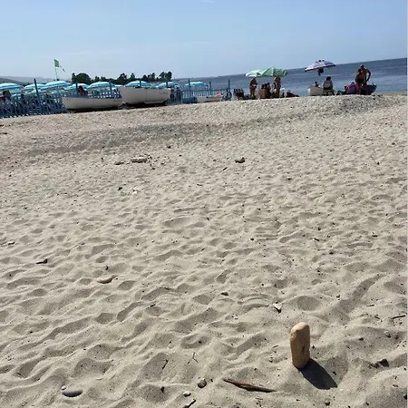 A Piedi Nudi Sullo Stretto 1